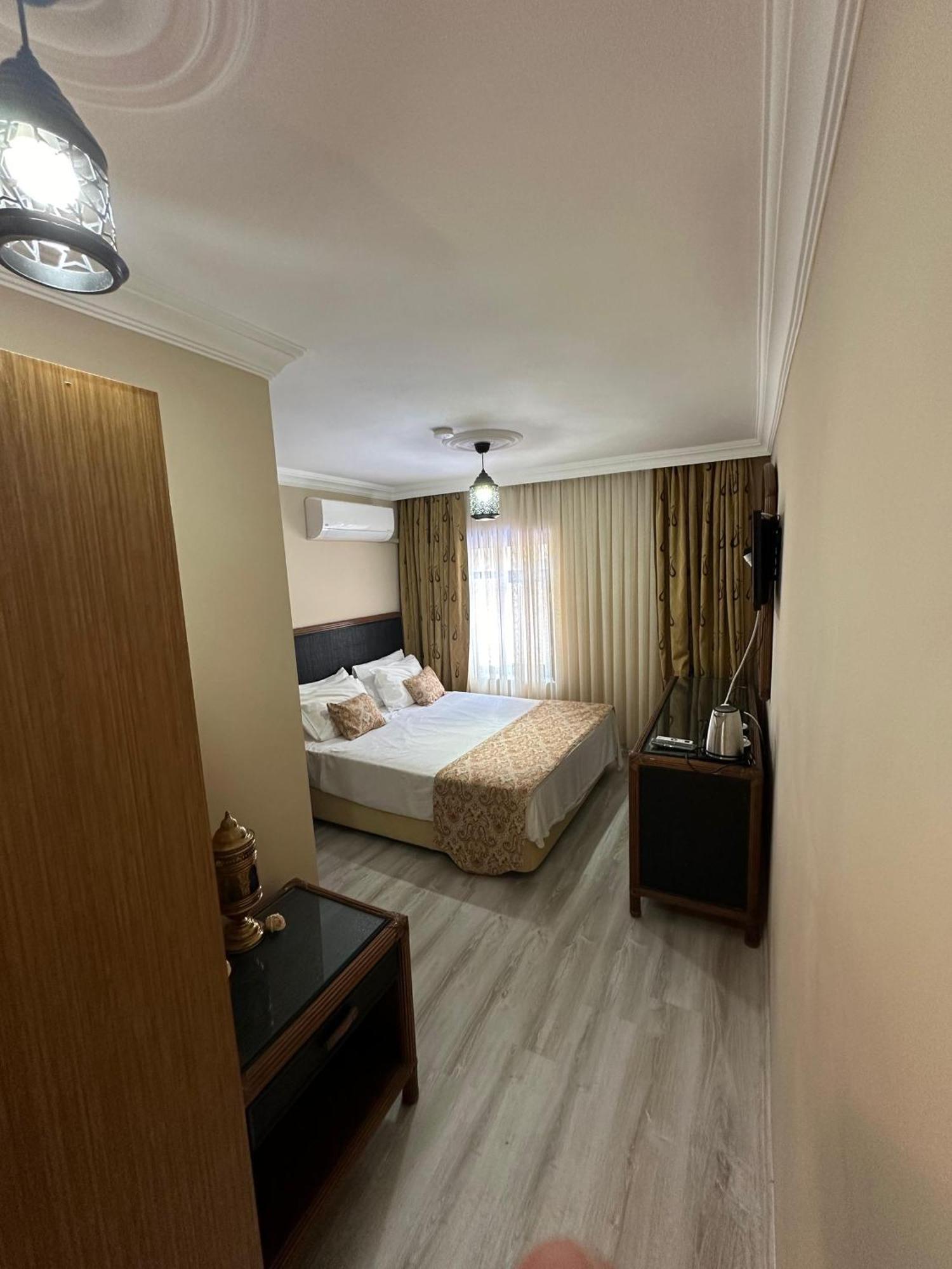 Loost Town Inn Hotel อันตัลยา ภายนอก รูปภาพ