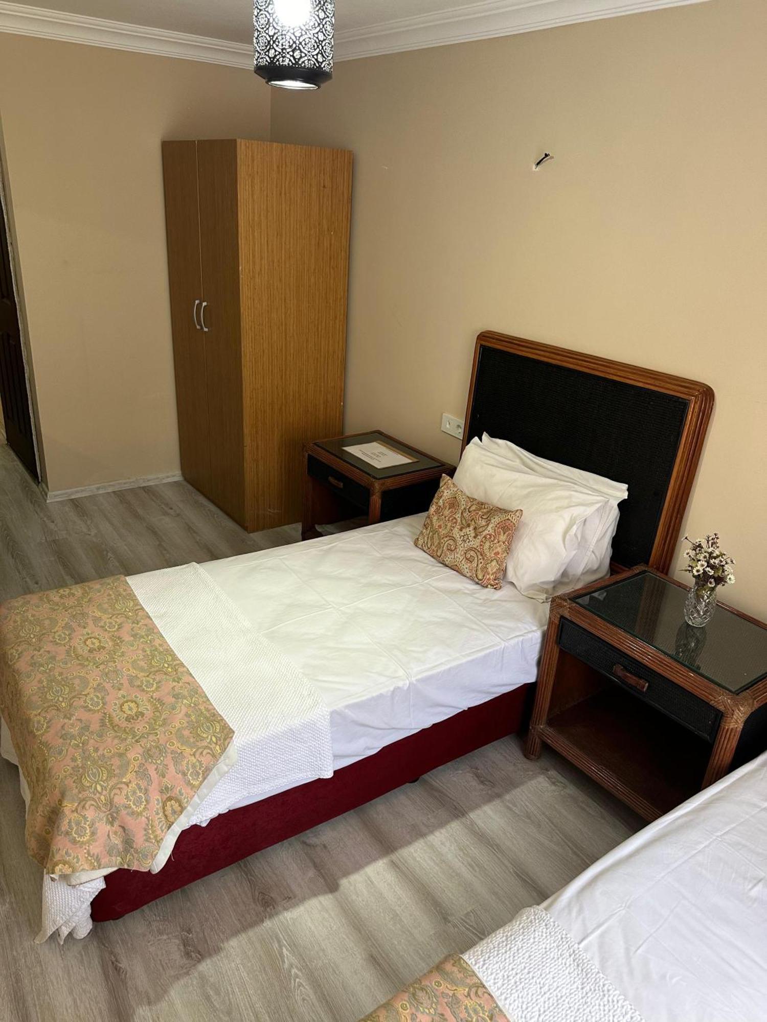 Loost Town Inn Hotel อันตัลยา ภายนอก รูปภาพ